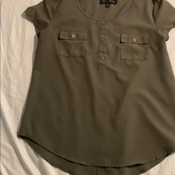 Cute olive blouse - Picture 1 of 2
